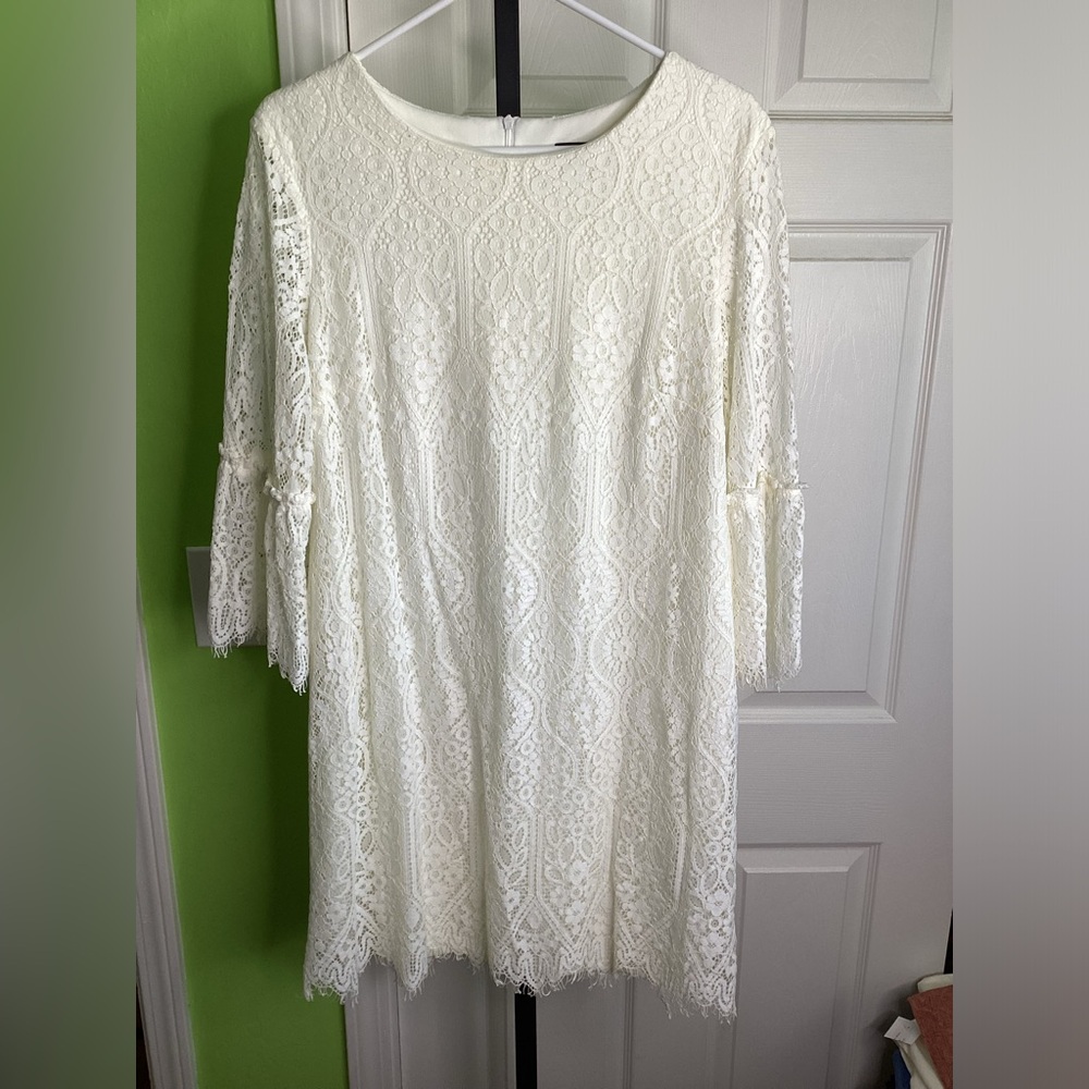RN Studio by Ronni Nicole Cream Lace Dress, size 8